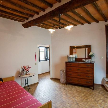 דירות ראדה אין קיאנטי Art Rebus Tower In Tuscany מראה חיצוני תמונה