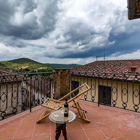דירות ראדה אין קיאנטי Art Rebus Tower In Tuscany מראה חיצוני תמונה