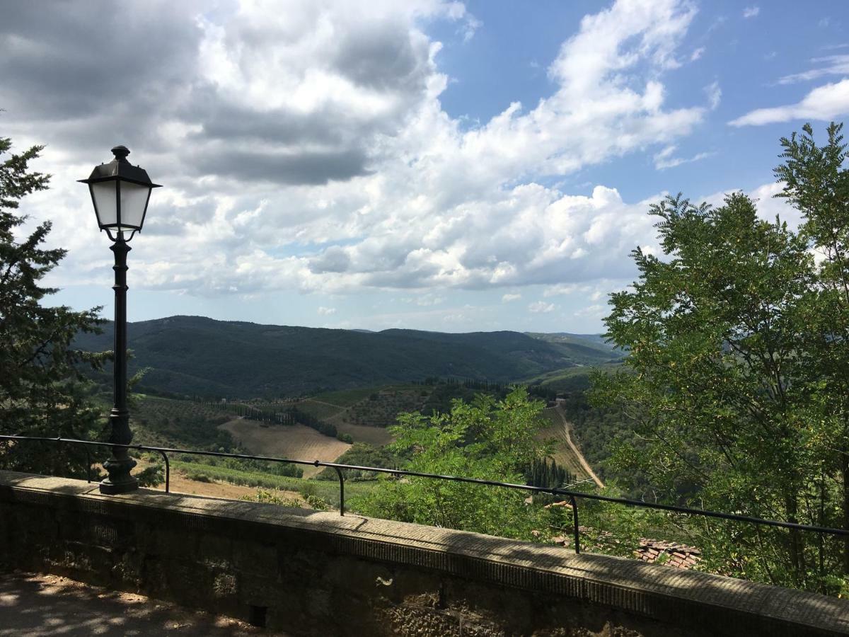 דירות ראדה אין קיאנטי Art Rebus Tower In Tuscany מראה חיצוני תמונה