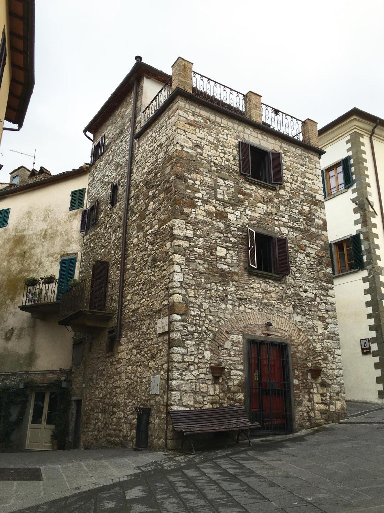 דירות ראדה אין קיאנטי Art Rebus Tower In Tuscany מראה חיצוני תמונה