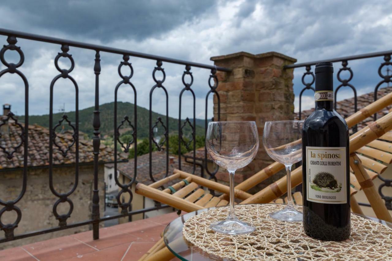 דירות ראדה אין קיאנטי Art Rebus Tower In Tuscany מראה חיצוני תמונה