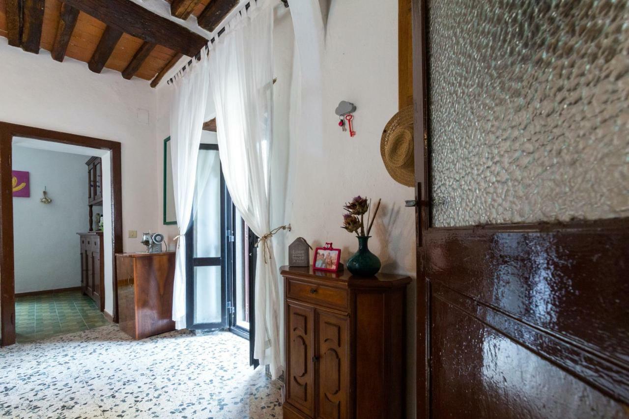 דירות ראדה אין קיאנטי Art Rebus Tower In Tuscany מראה חיצוני תמונה