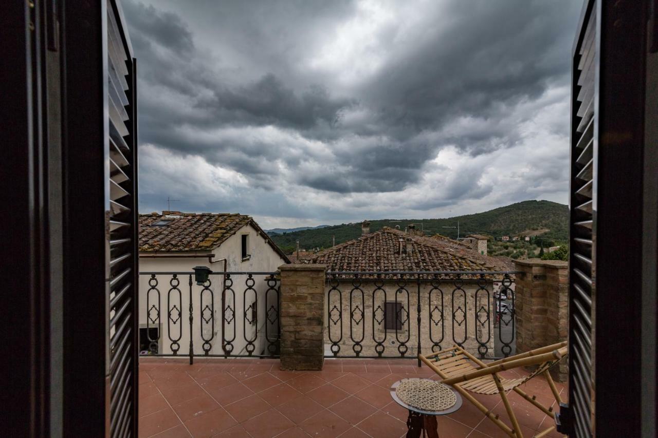 דירות ראדה אין קיאנטי Art Rebus Tower In Tuscany מראה חיצוני תמונה